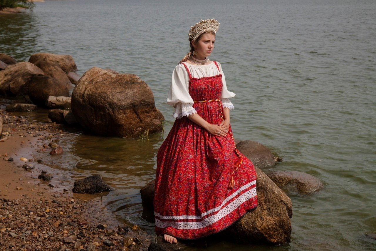 Women in Slavic costumes in Poznan