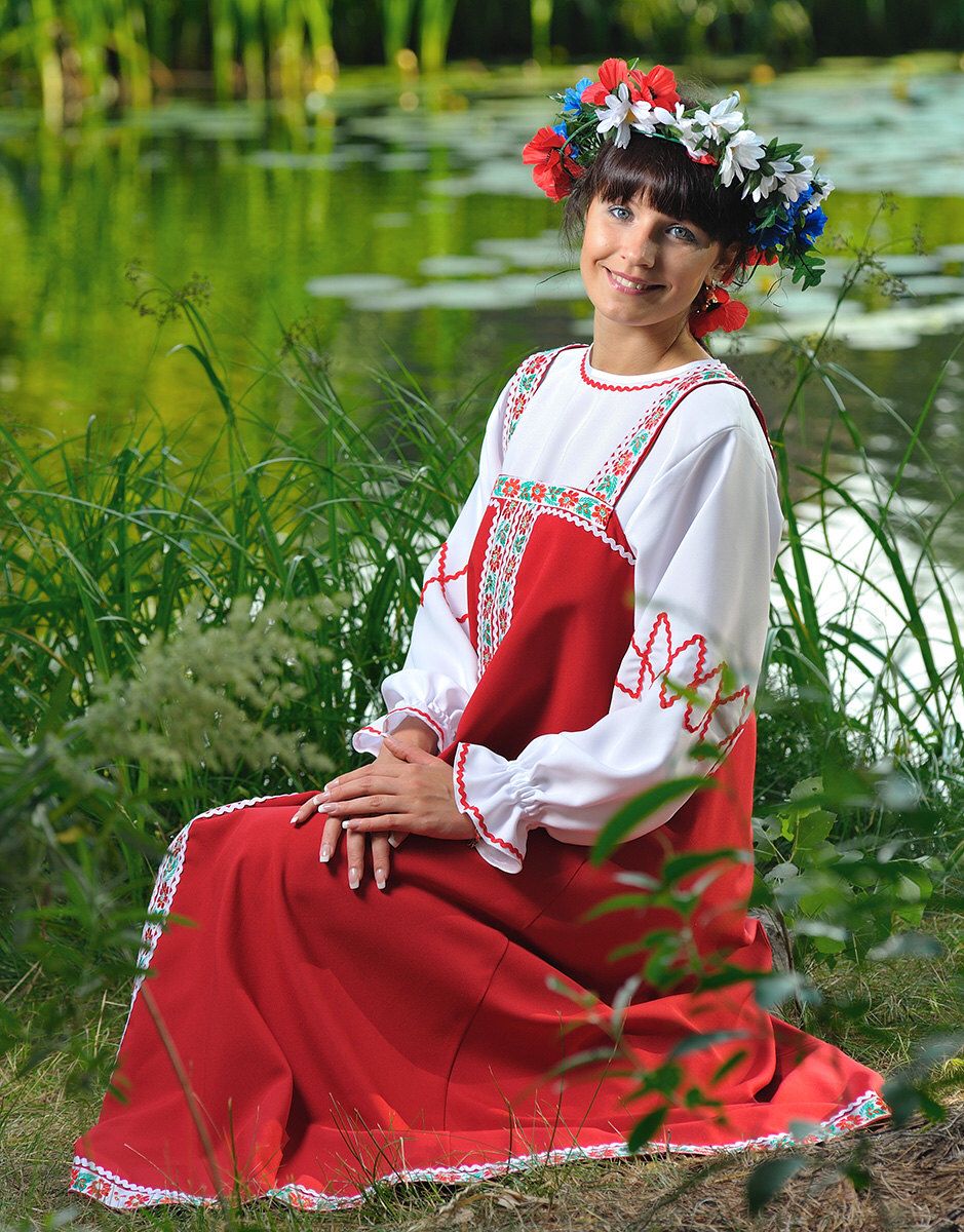 Beautiful girl Girls in Slavic costumes in Poznan