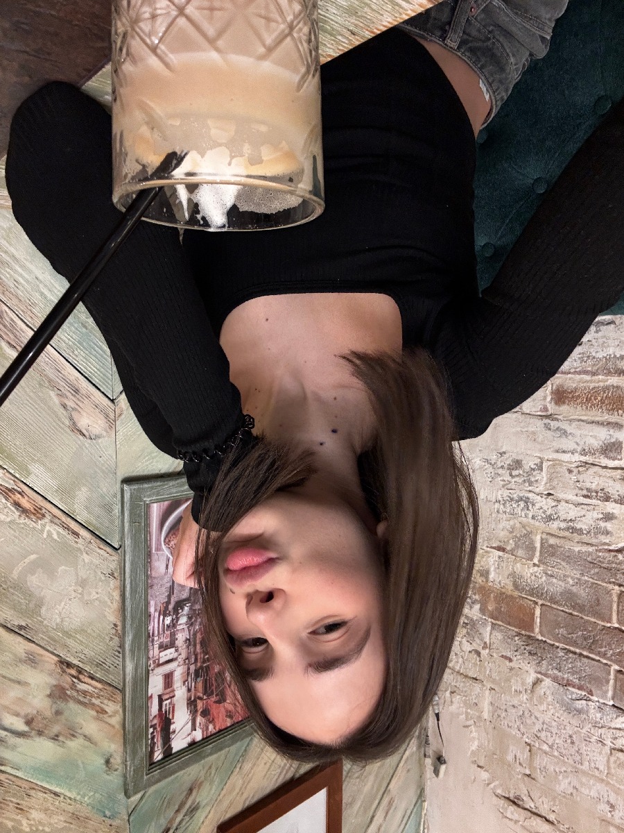 Fresh photos, fresh mood — Tina online in Poznan